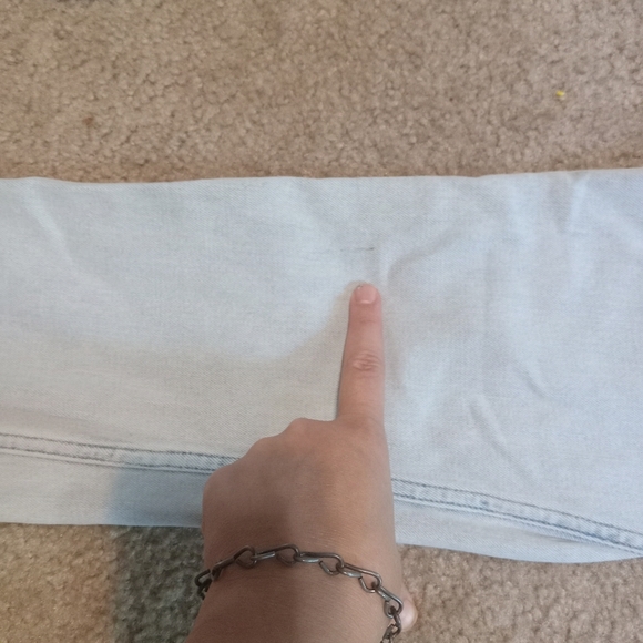 Abercrombie & Fitch The Slim Straight Ultra High Rise Size 26/2 Light Wash Slit - Picture 3 of 10